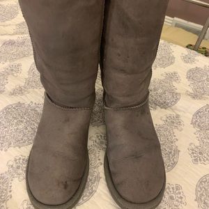 Tall UGGS Size 9. Gray, great shape